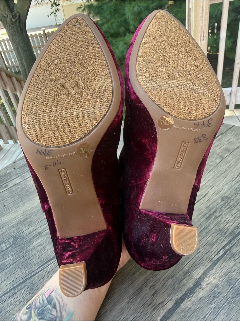 Vince Camuto Evanata Burgundy Velvet Ankle Booties Size 7